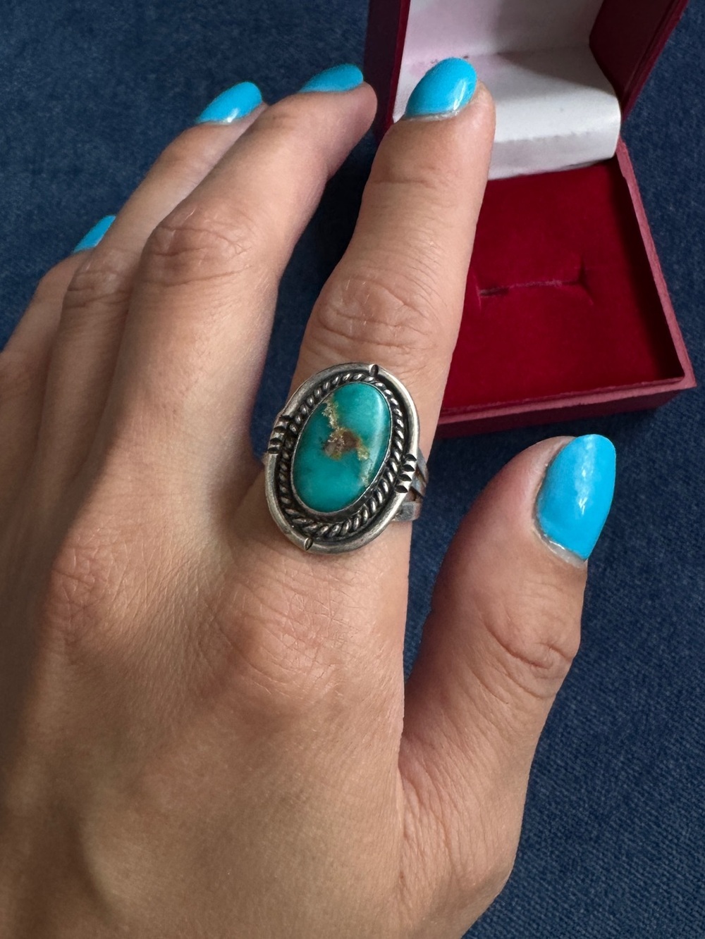 Vintage  Sterling Silver Native American Turquoise Ring Size 7